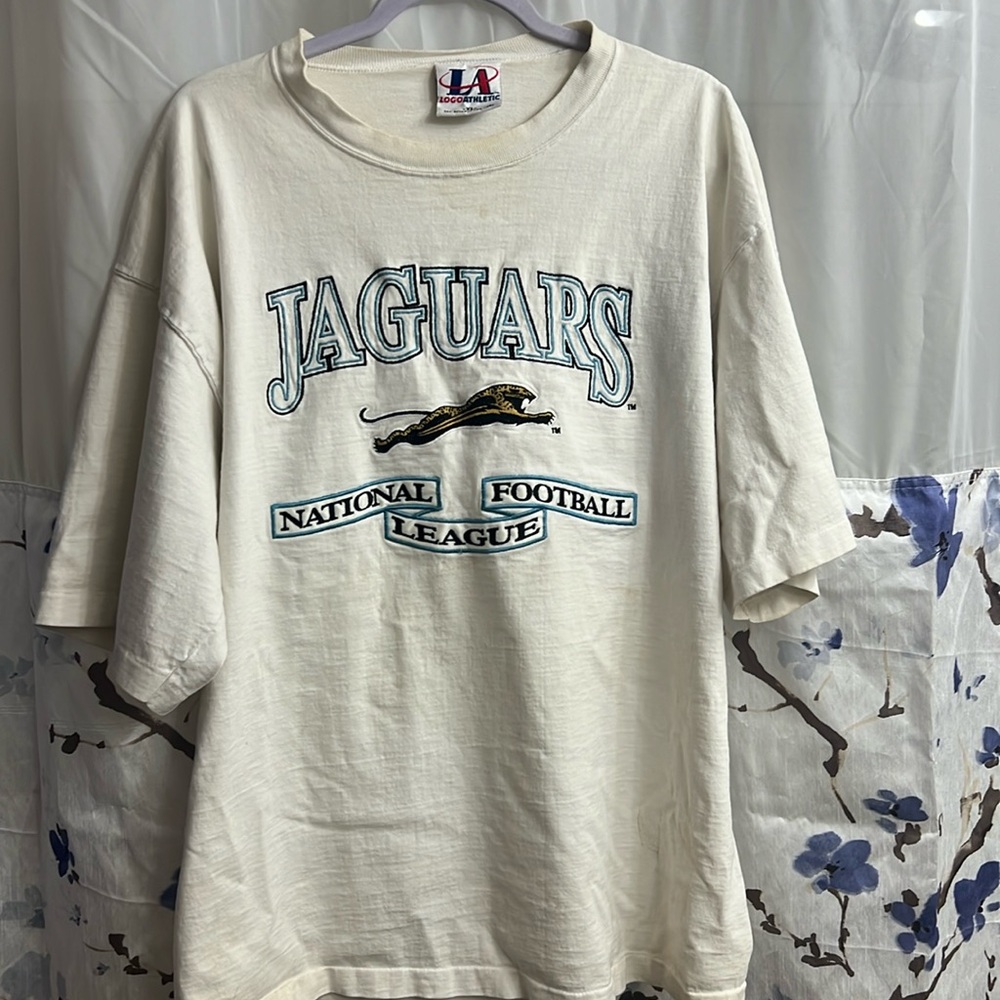 LA Logo Athletic Vintage Jacksonville Jaguar’s TShirt. Single stitch